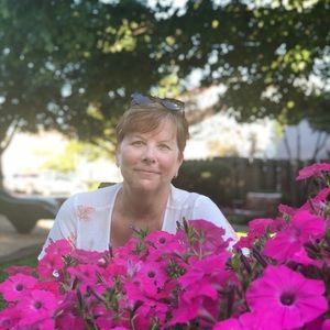 Meet your Posher, Leslie